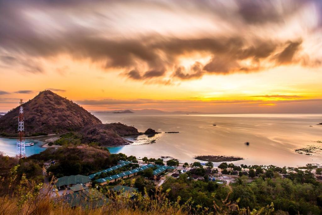 Sylvia Hotel & Resort Komodo 라부안 바조 외부 사진