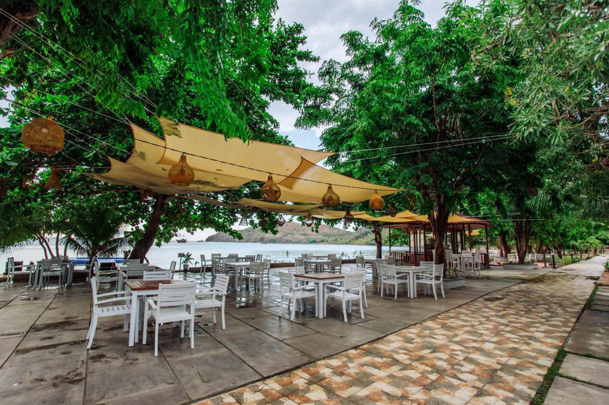 Sylvia Hotel & Resort Komodo 라부안 바조 외부 사진