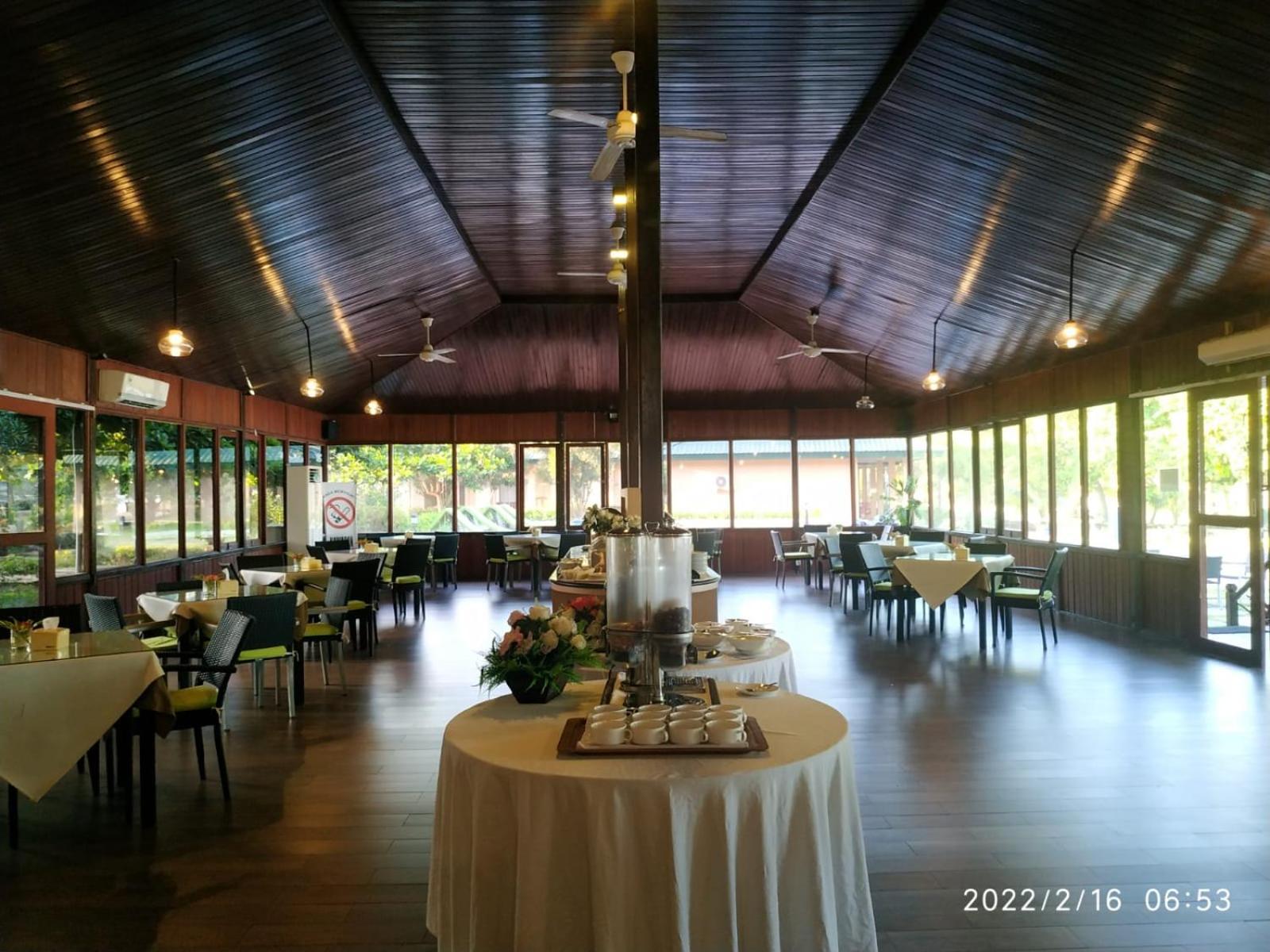 Sylvia Hotel & Resort Komodo 라부안 바조 외부 사진