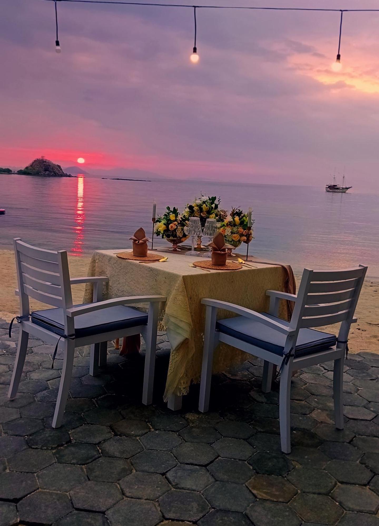 Sylvia Hotel & Resort Komodo 라부안 바조 외부 사진