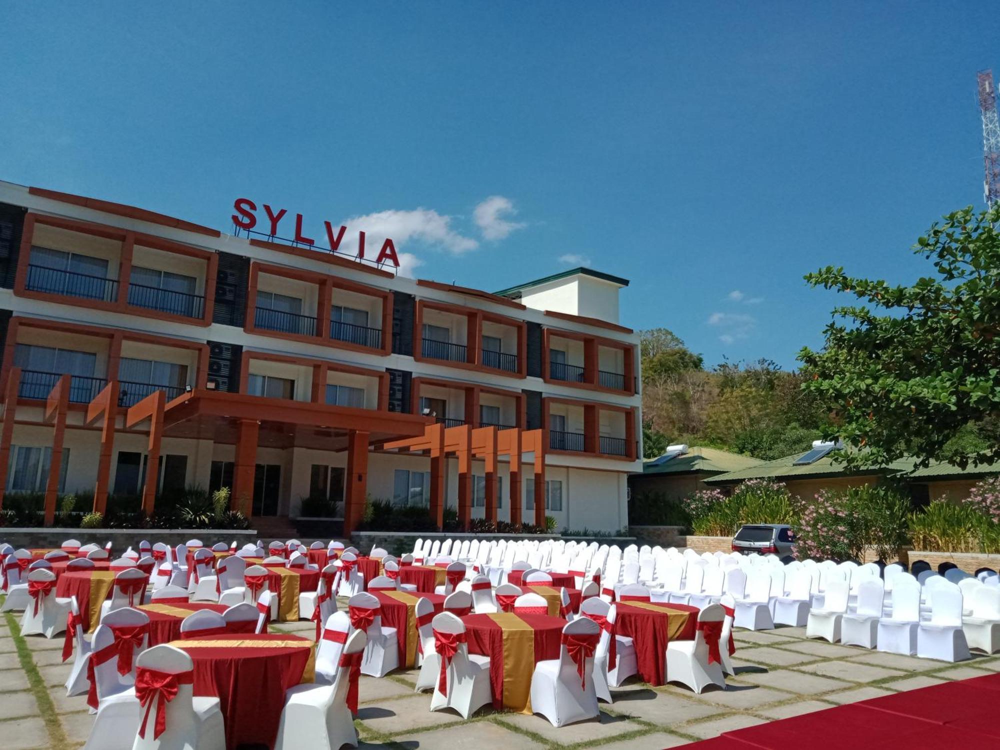 Sylvia Hotel & Resort Komodo 라부안 바조 외부 사진